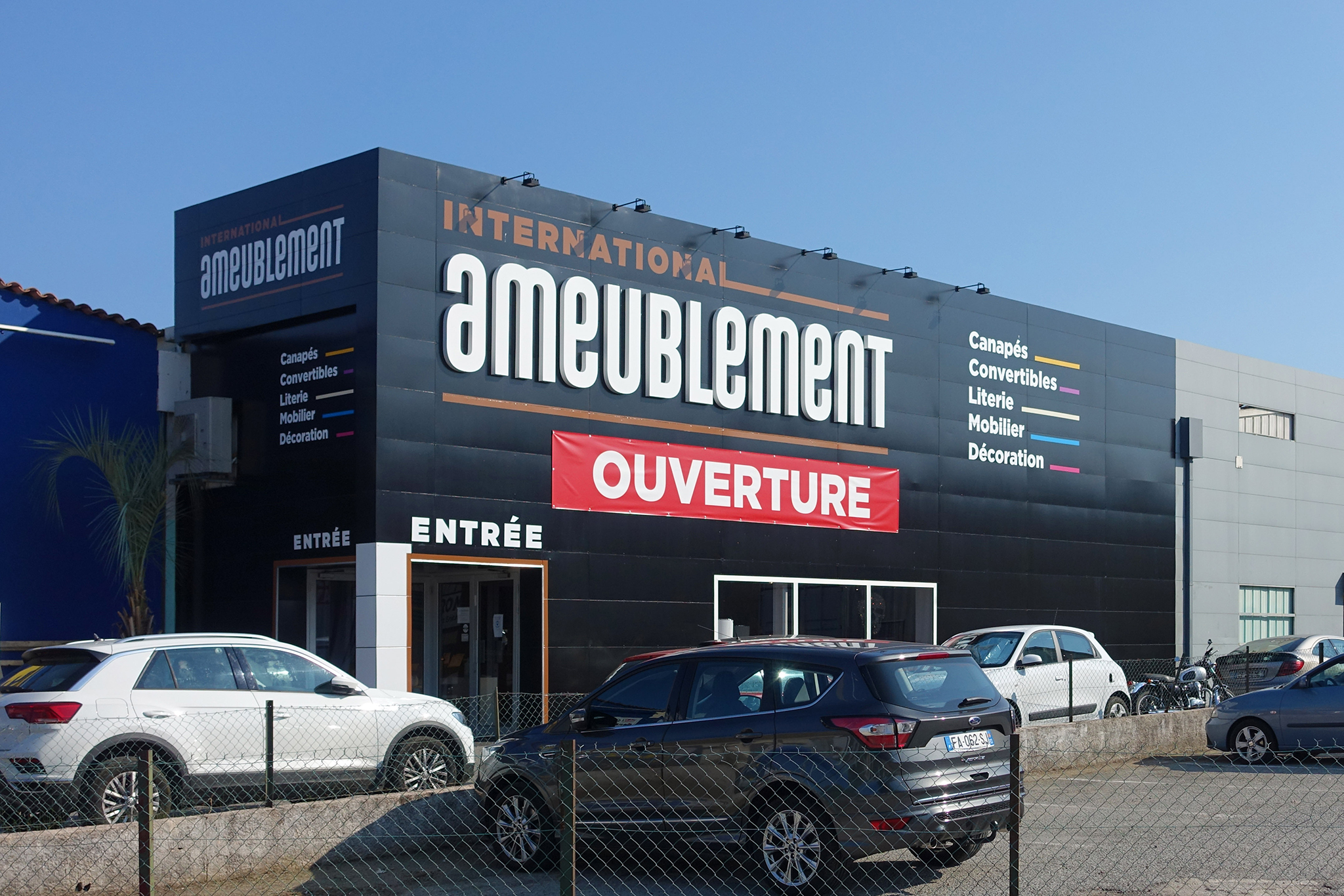 Internationnal Ameublement - lettres Alu grand format Magasin International Ameublement